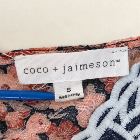 Coco + Jaimeson Floral Peplum Tank Women’s Small Embroidered Scoop Neck Keyhole - Picture 8 of 8